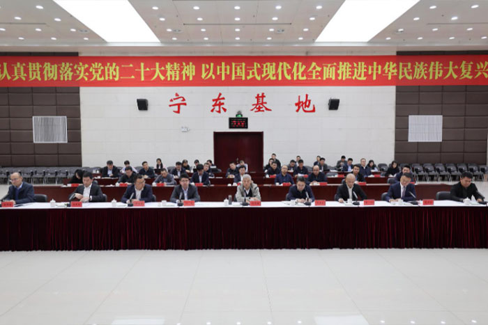 梁言順書(shū)記主持召開(kāi)全區(qū)發(fā)展新質(zhì)生產(chǎn)力座談會(huì) 巨能機(jī)器人代表出席發(fā)言